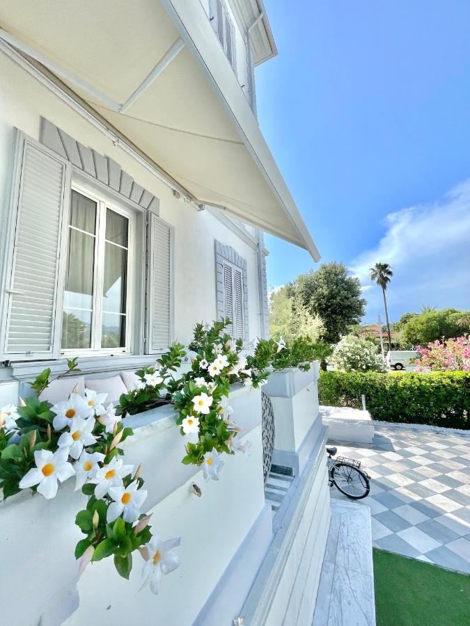 Hotel Tirreno Marina di Massa Eksteriør billede