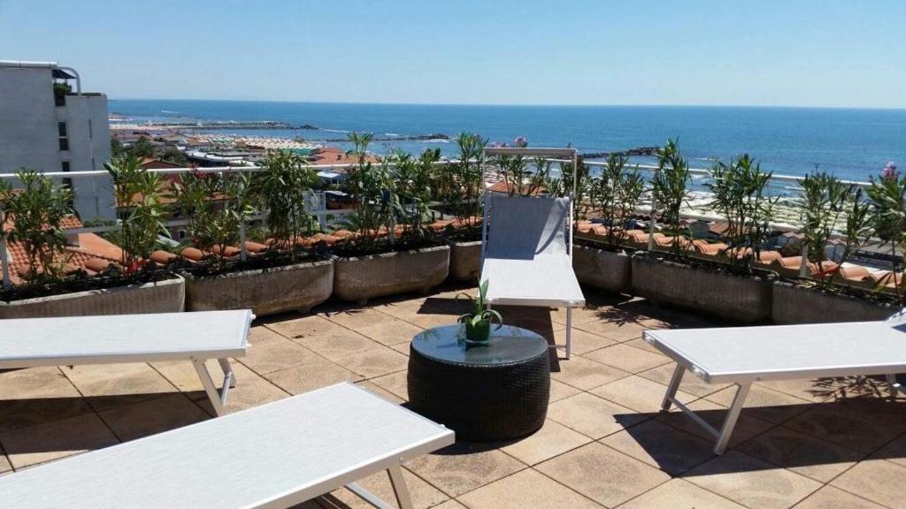 Hotel Tirreno Marina di Massa Eksteriør billede