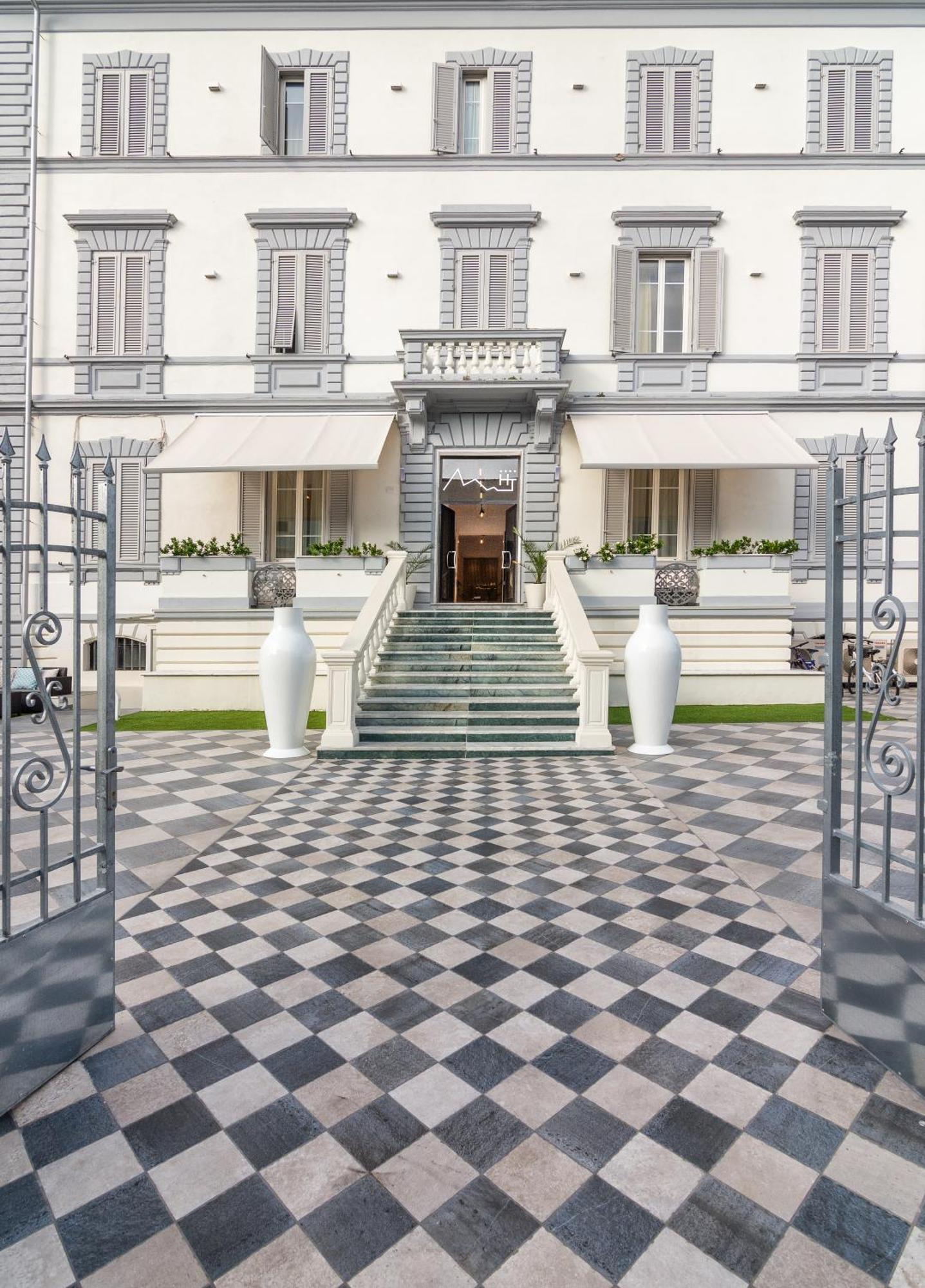 Hotel Tirreno Marina di Massa Eksteriør billede