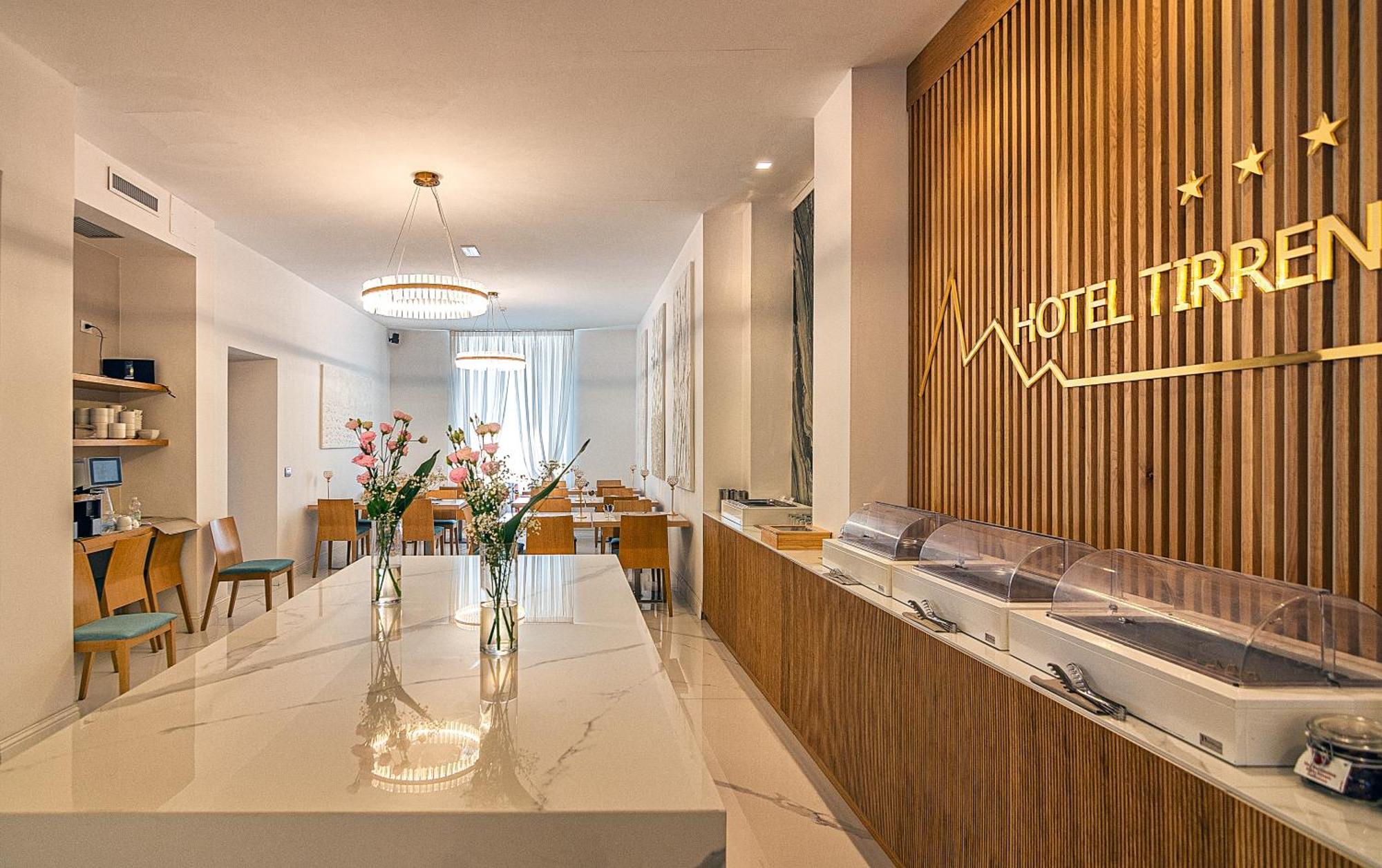 Hotel Tirreno Marina di Massa Eksteriør billede