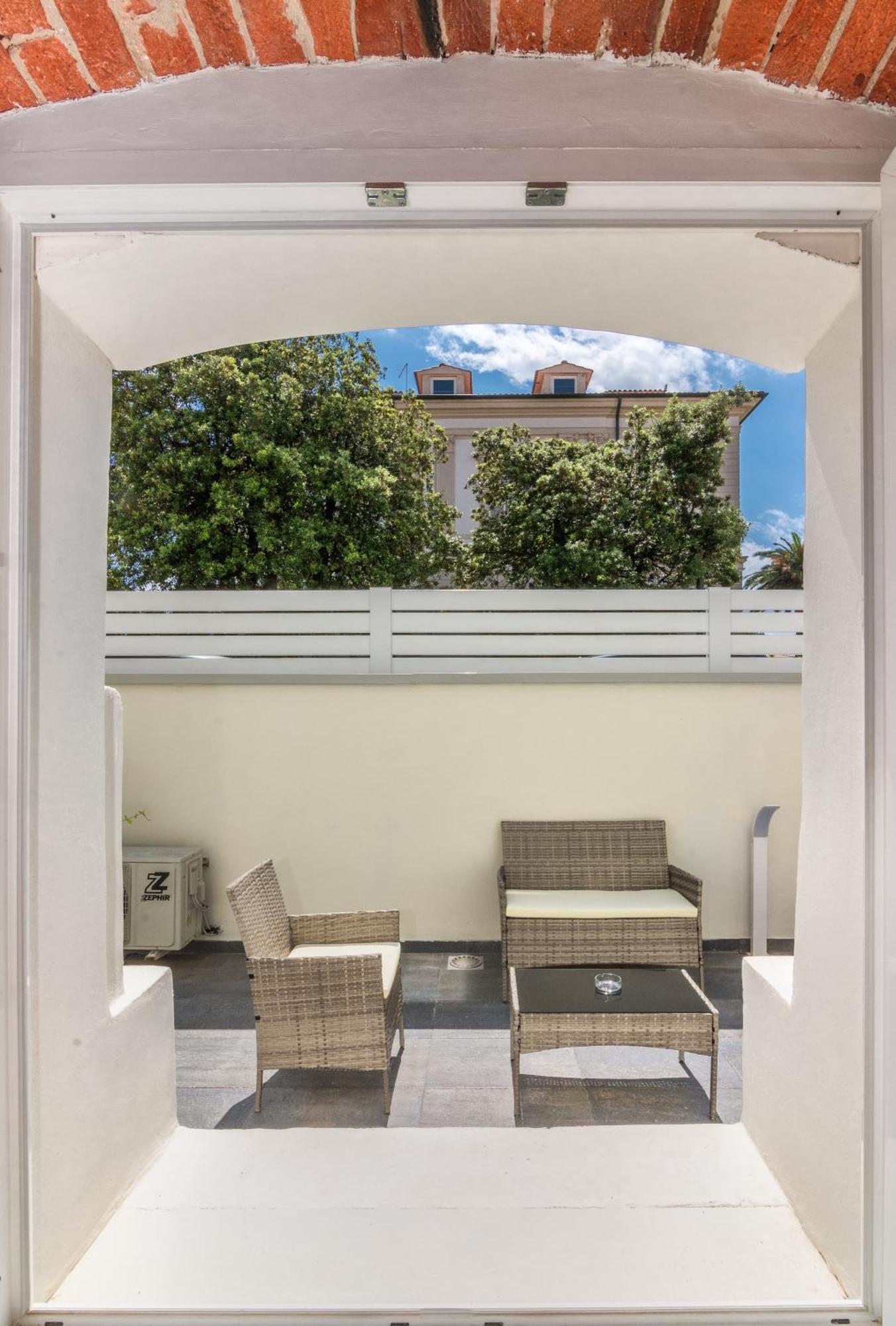 Hotel Tirreno Marina di Massa Eksteriør billede