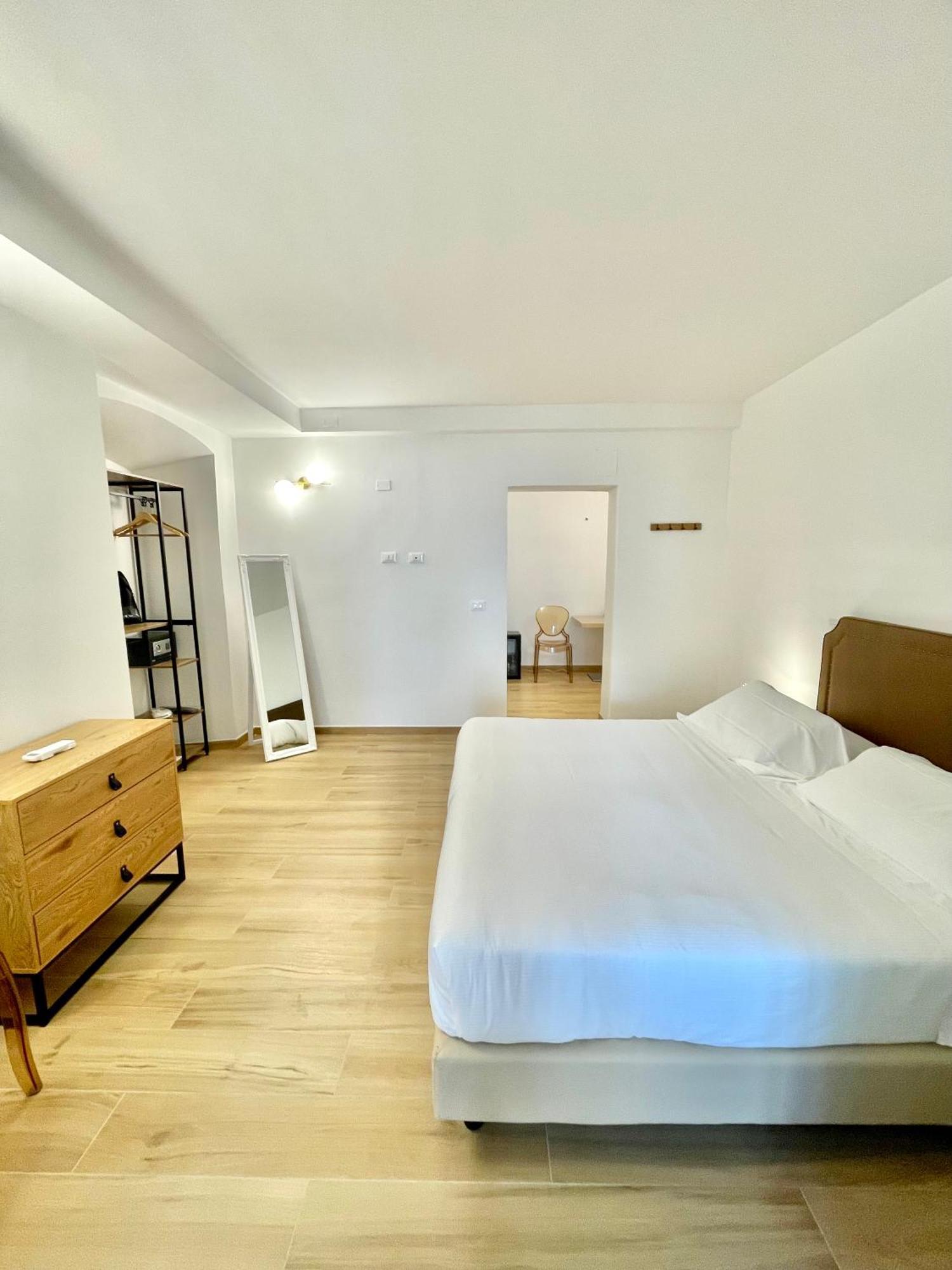 Hotel Tirreno Marina di Massa Eksteriør billede