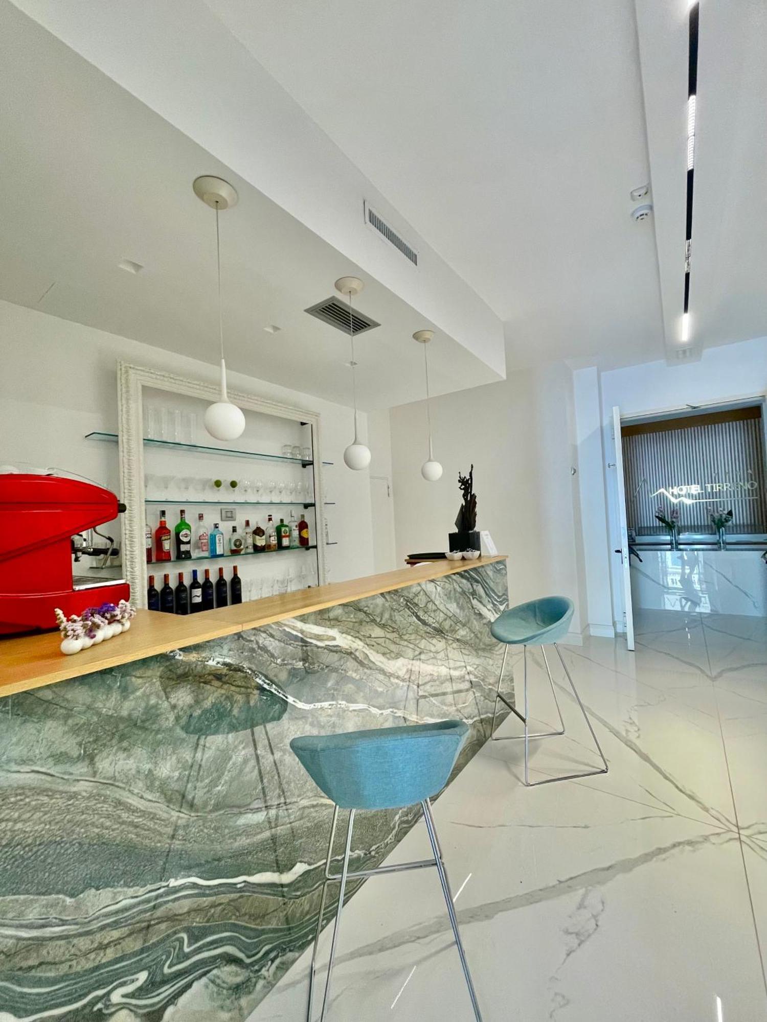 Hotel Tirreno Marina di Massa Eksteriør billede
